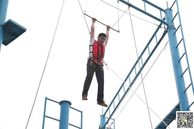 北京拓展訓練，空中單杠