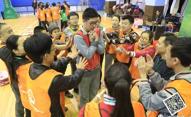 團隊拓展訓(xùn)練 團隊拓展訓(xùn)練